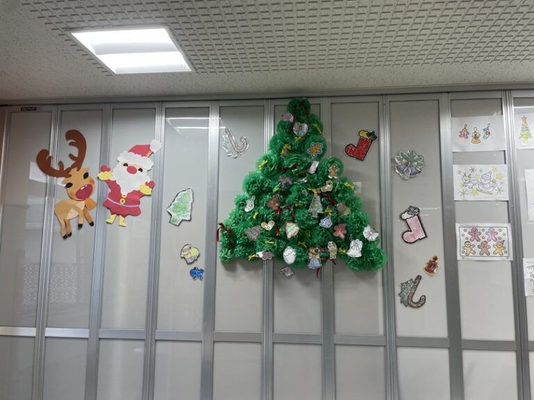 デイケア院内活動～12月ペーパークラフト～